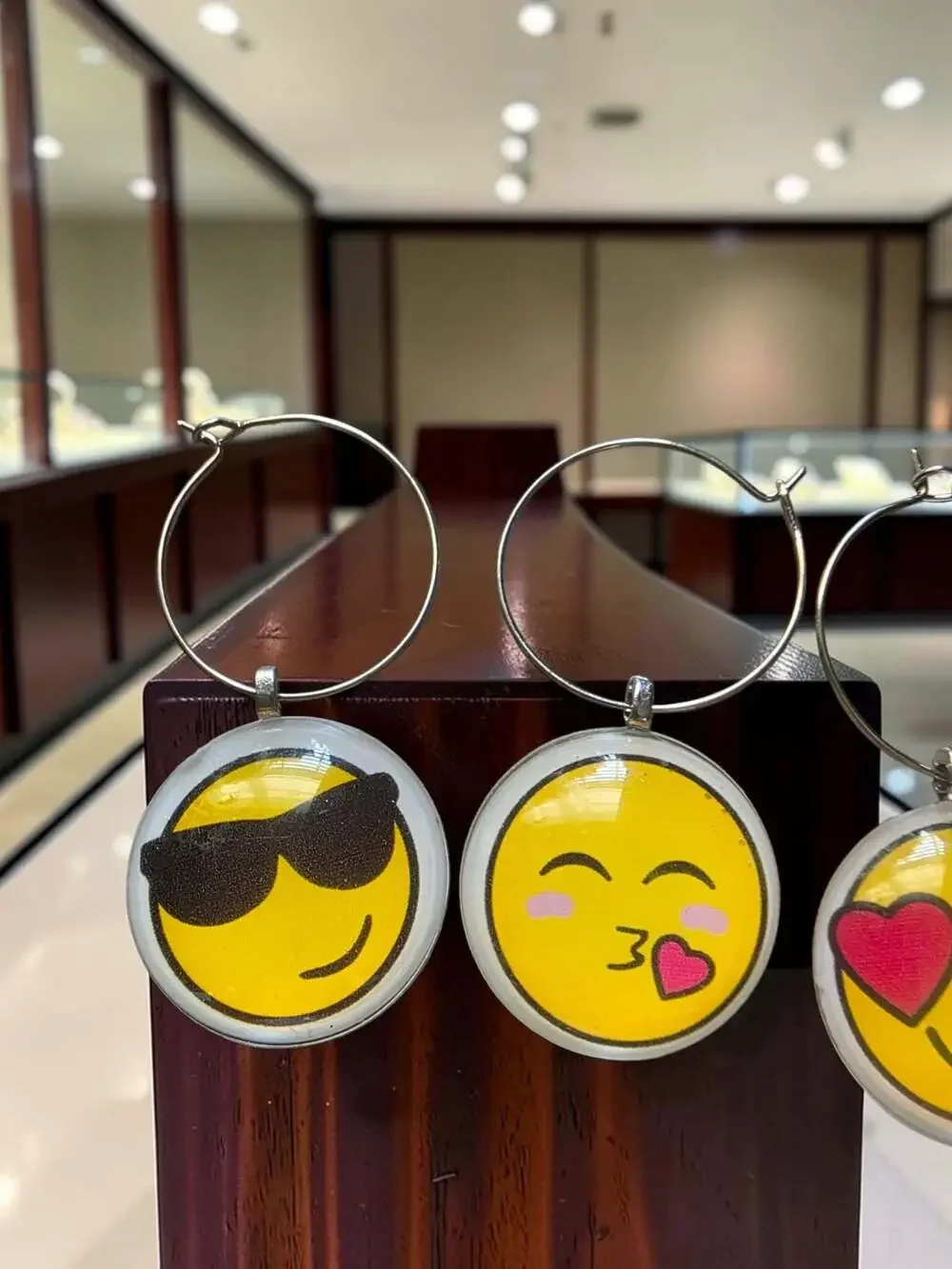 Set of 6 Emoji Wine Glass Charms with Heart and Crown Designs